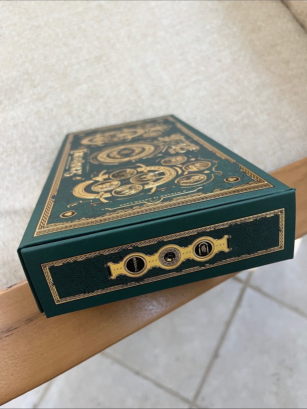 ⚔️ Theory 11 Lord of the Rings Middle Earth Decorative Collector Card Box Set - Picture 4 of 9